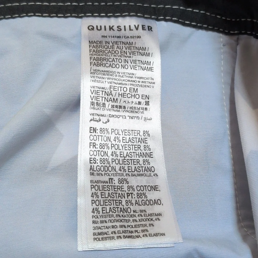 Quicksilver Men's Standard Original Scallop Jester 18